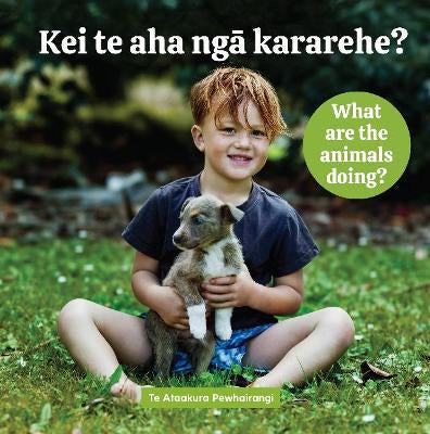 What are the animals doing?: Kei te aha nga kararehe?